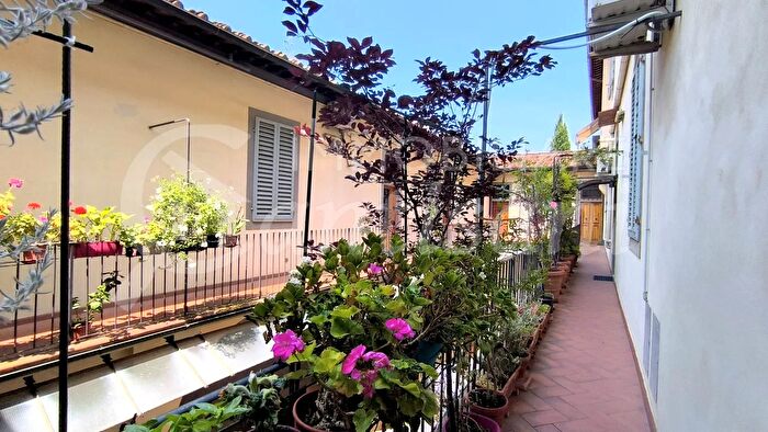 Appartamento quadrilocale in vendita in Via Feanza, Firenze