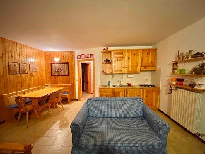 Appartamento trilocale in affitto in Via Don Romeo Ballerini, Campodolcino