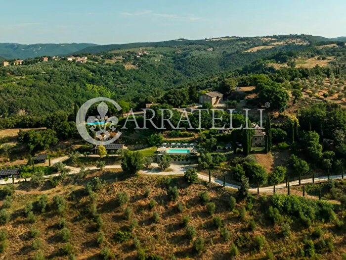 Casa con 15 locali in vendita in Via degli Olmi, Orvieto