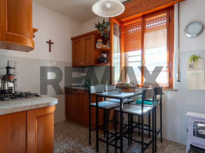 Casa con 8 locali in vendita in Via del Bel, Aviano