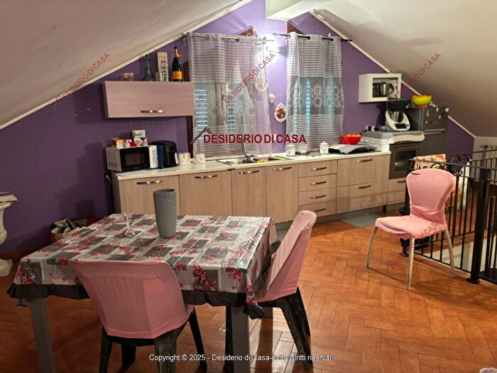 Casa con 9 locali in vendita in Palermo