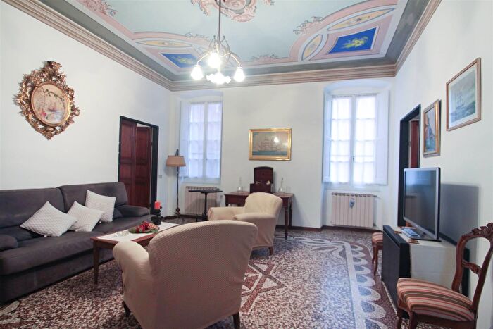 Appartamento con 6 locali in affitto in Lerici