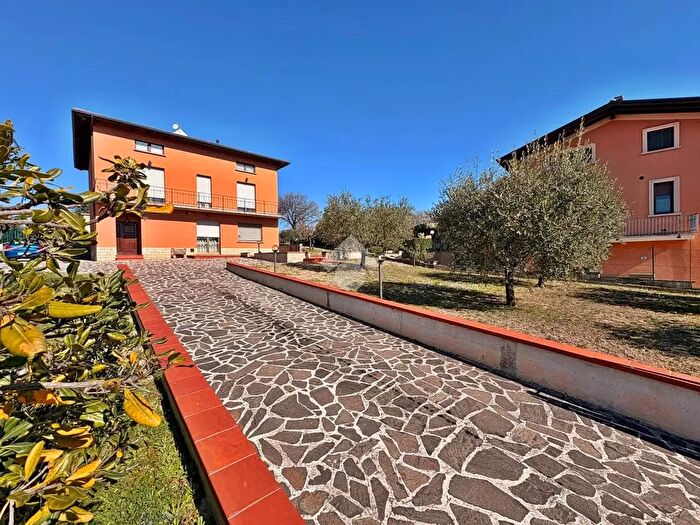 Casa con 6 locali in vendita in Località Palazzo Ceccoli, Gualdo Tadino