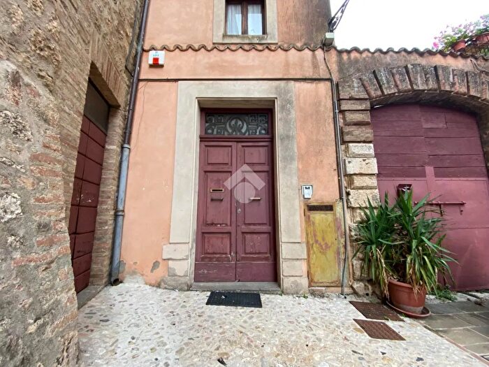 Appartamento trilocale in vendita in Via Colonna, Acquasparta