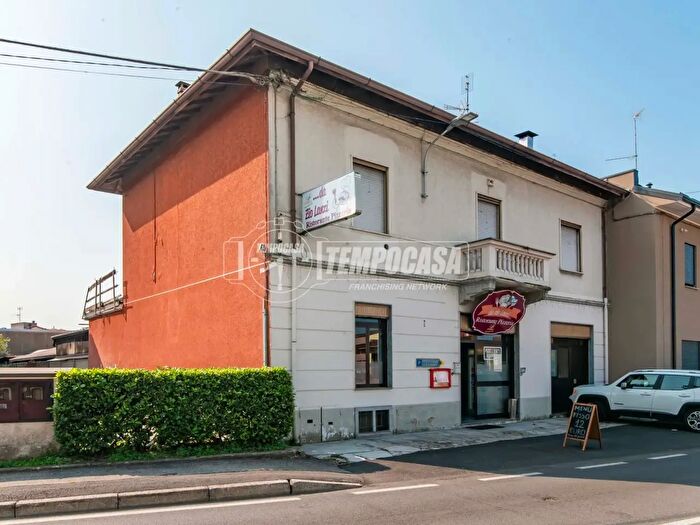 Appartamento in vendita in Via Ambrogio Colombo, Gorla Minore