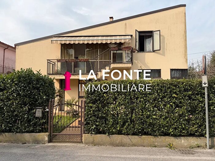 Casa con 5 locali in vendita in Via Due Giugno, Vigonza