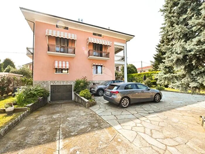 Appartamento con 5 locali in vendita in Via Pinerolo, Giaveno