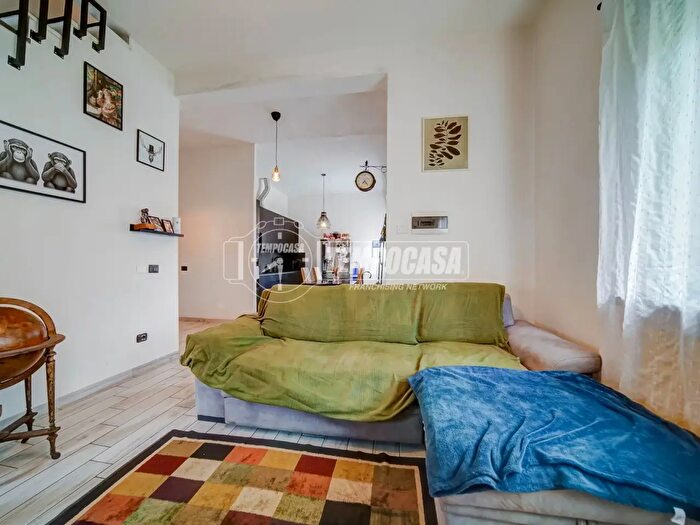 Casa quadrilocale in vendita in Via Cesare Correnti, Gallarate