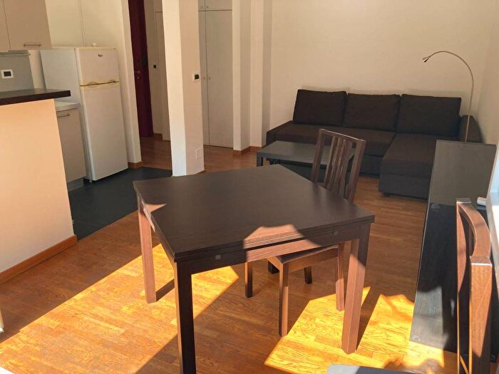 Appartamento bilocale in affitto in Via Jacopo Dal Verme, Isola, Milano