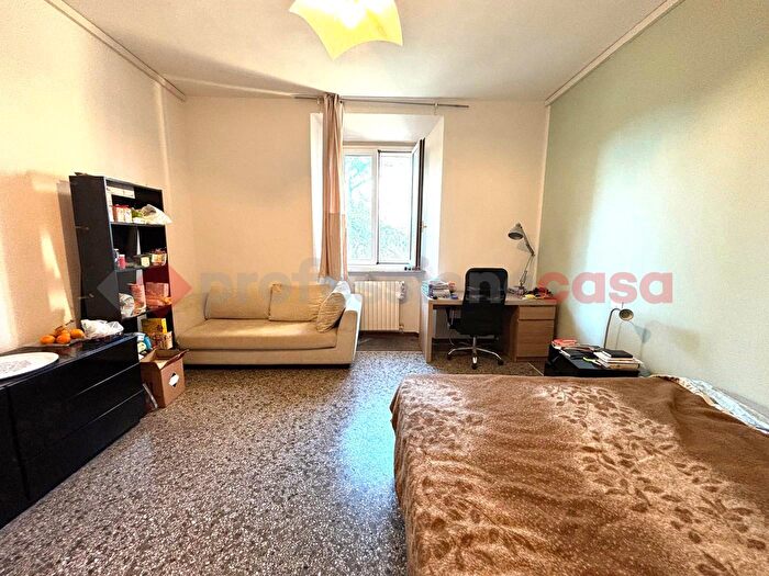 Appartamento quadrilocale in vendita in Via Trincere, Pisa