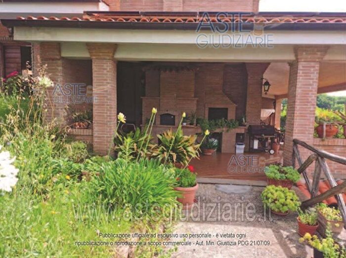 Appartamento con 10 locali in vendita in Via Montegiove Vecchio Lanuvio Rm Italia, Lanuvio