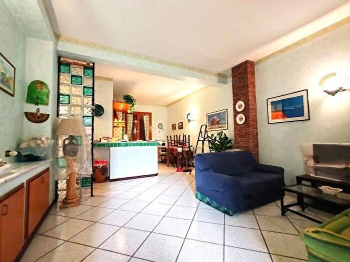 Appartamento trilocale in vendita in Via Argenta SNC, Acireale