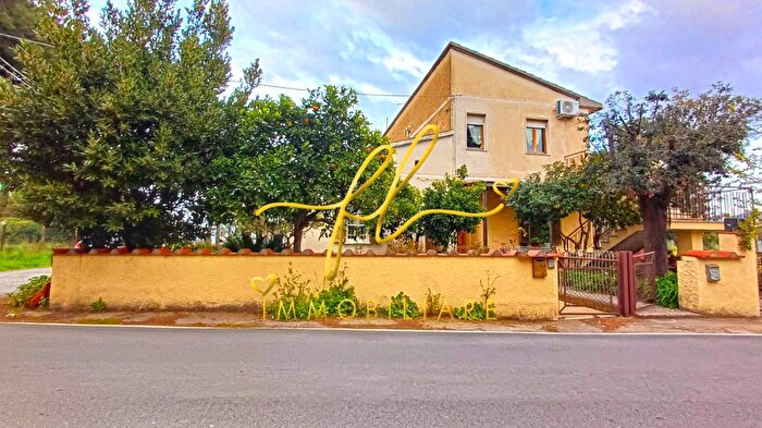 Casa trilocale in vendita in Castagneto Carducci