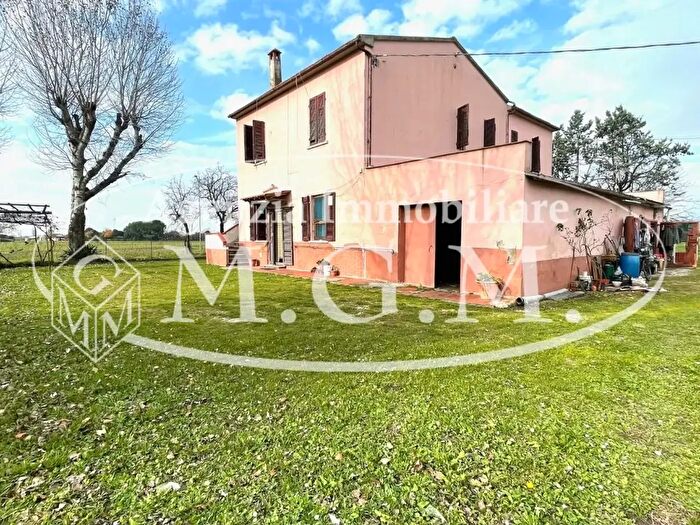 Casa con 8 locali in vendita in Pontedera
