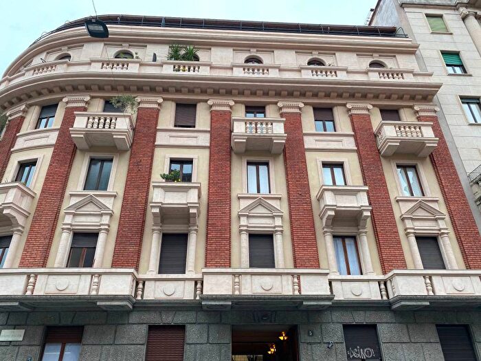 Appartamento quadrilocale in affitto in Via Renato Fucini, Città Studi, Milano