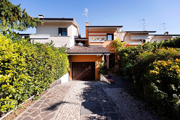 Casa con 5 locali in vendita in Porto Mantovano