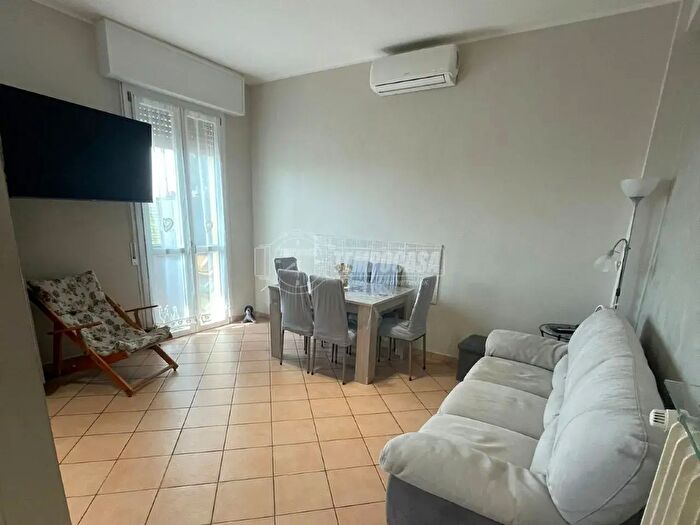 Appartamento quadrilocale in vendita in Strada Attiraglio, Modena