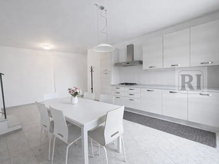 Appartamento con 5 locali in affitto in Padova