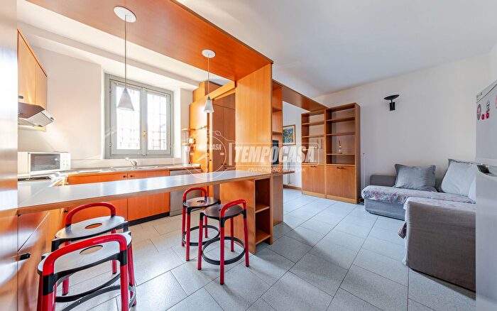 Appartamento trilocale in affitto in Via Lazzaro Spallanzani, Milano