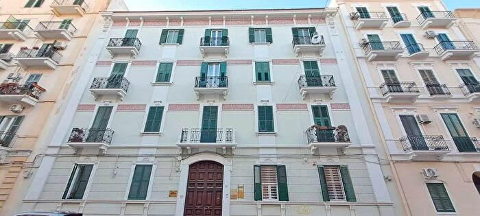 Appartamento bilocale in vendita in Via Regina Elena Borgo Taranto Taranto, Taranto