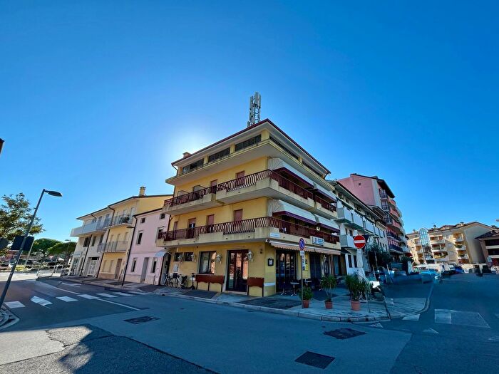 Casa con 6 locali in vendita in Via a Volta, Grado