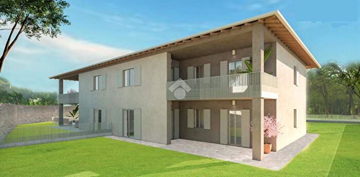 Appartamento quadrilocale in vendita in Via Ponte Fabbro, Cologne