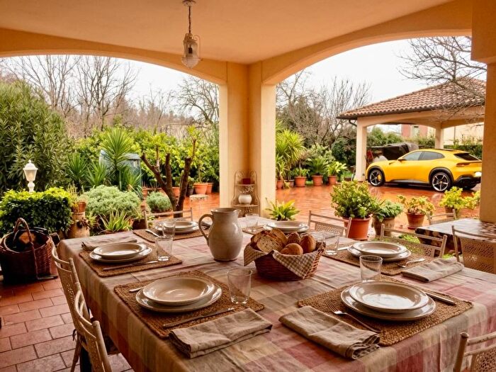 Casa con 6 locali in vendita in Via Pistoia, Fornacelle, Montemurlo
