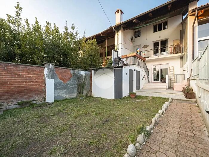 Casa con 6 locali in vendita in Via Vecchia di Rivoli, Rivoli