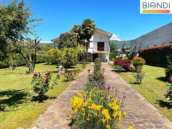 Casa con 6 locali in vendita in Via Enrico Fermi, Trescore Balneario