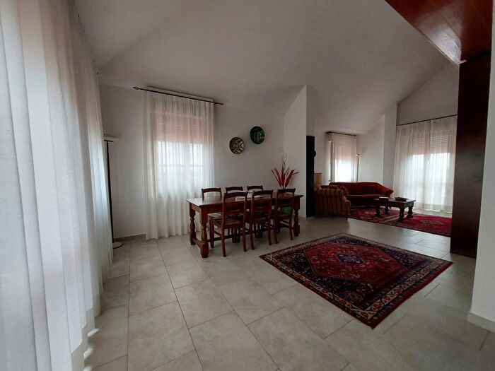 Casa con 6 locali in vendita in Via Antonio Pacinotti Pontedera, Pontedera