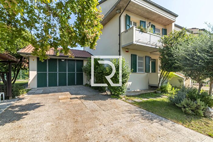 Casa con 5 locali in vendita in Pontescolle Cesena, Cesena