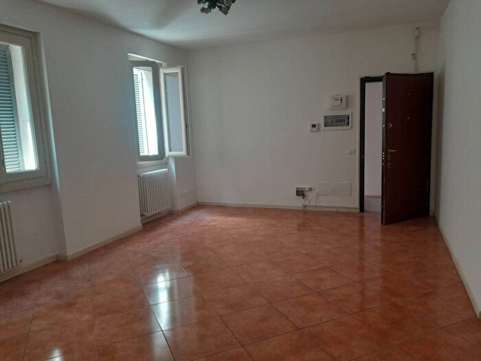 Appartamento trilocale in affitto in Via Emilia, Centro, Broni