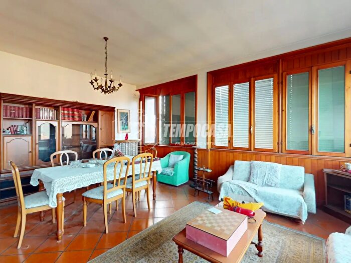 Casa quadrilocale in vendita in Via Isonzo, Besana In Brianza