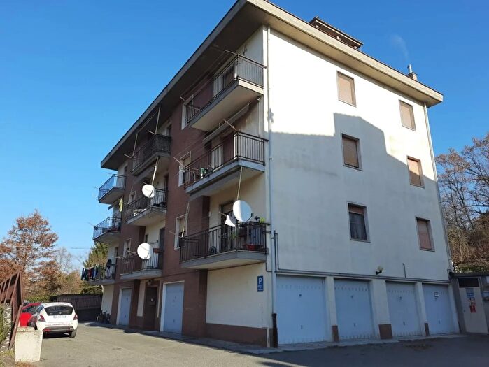 Appartamento trilocale in vendita in Via Lavagello, Castelletto DOrba
