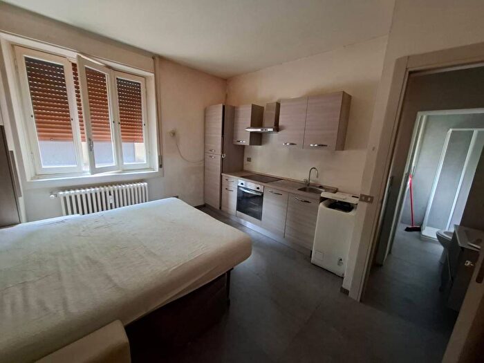 Appartamento monolocale in affitto in Via Tommaso Grossi, Saronno