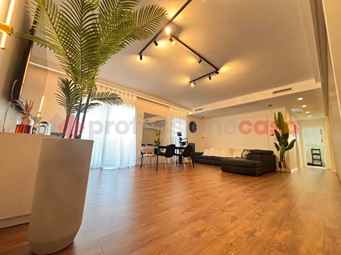 Appartamento quadrilocale in vendita in Via l Perosi, Bari