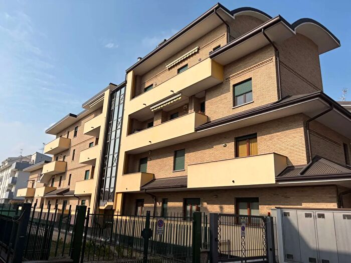 Appartamento bilocale in vendita in Via Adamello, Limbiate