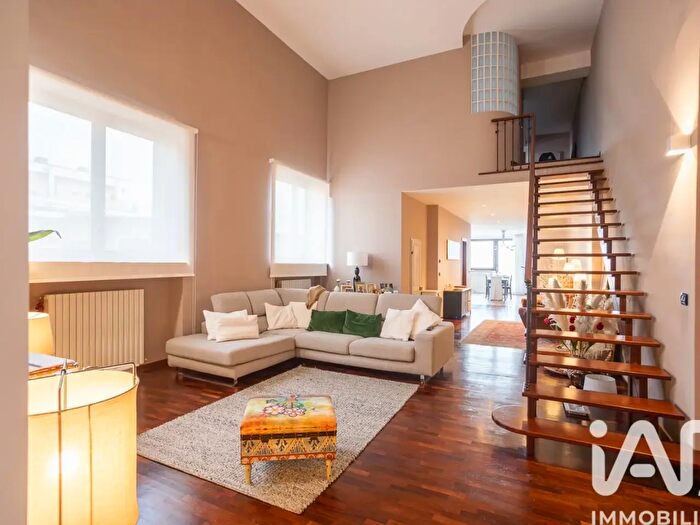 Appartamento quadrilocale in vendita in Via Maffeo Pantaleoni, Macerata