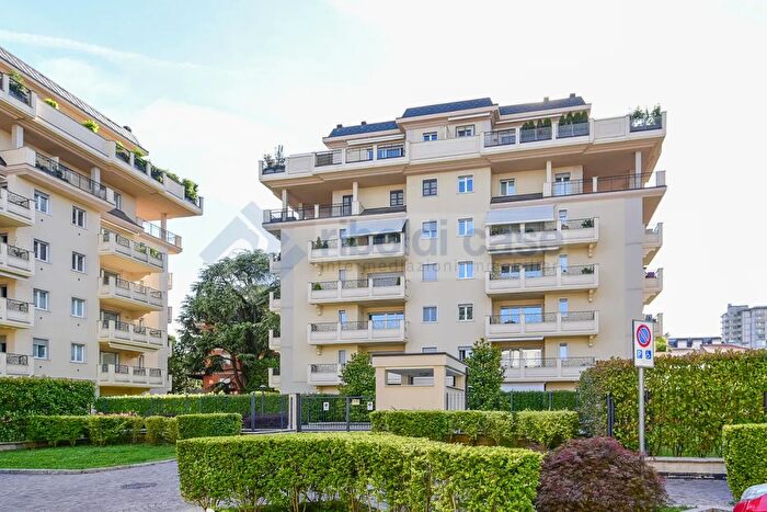 Appartamento trilocale in vendita in Seregno