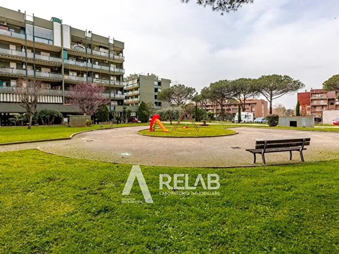 Appartamento trilocale in vendita in Viale Alessandro Ruspoli, Roma