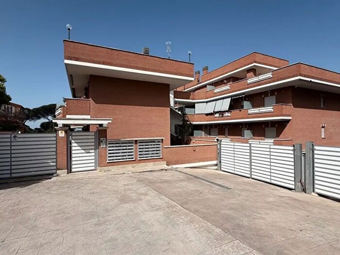 Appartamento trilocale in vendita in Via Maroncelli c, Marino