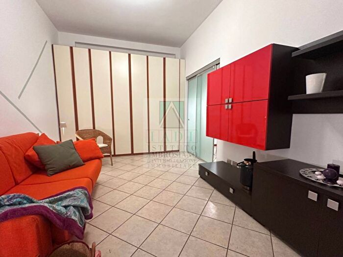 Appartamento monolocale in affitto in Corso Lodi, Lodi Brenta, Milano