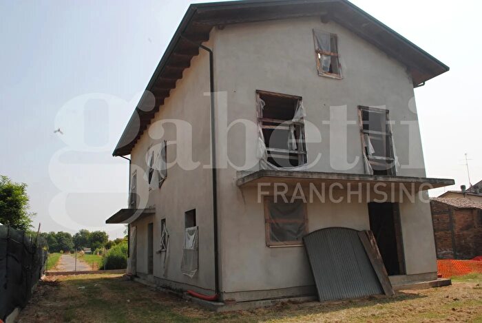 Casa con 12 locali in vendita in Via del Sagittario, Ravenna