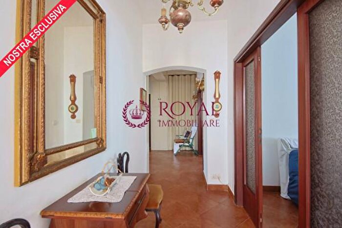 Appartamento quadrilocale in vendita in Via Adriano Cecioni, Livorno