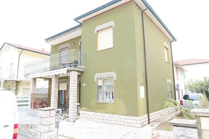 Appartamento trilocale in vendita in Campania, Cervia