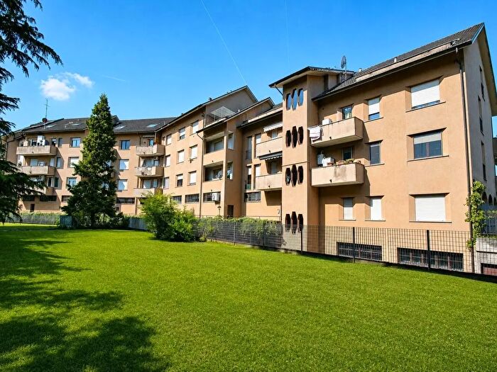 Appartamento quadrilocale in vendita in Via Rota, Vimercate