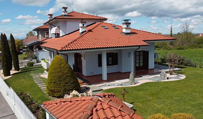 Casa con 7 locali in vendita in Strada del Gianoglio, Mondovi