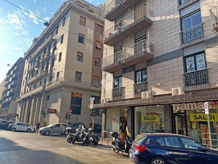 Appartamento con 5 locali in vendita in Via Andrea da Bari, Bari