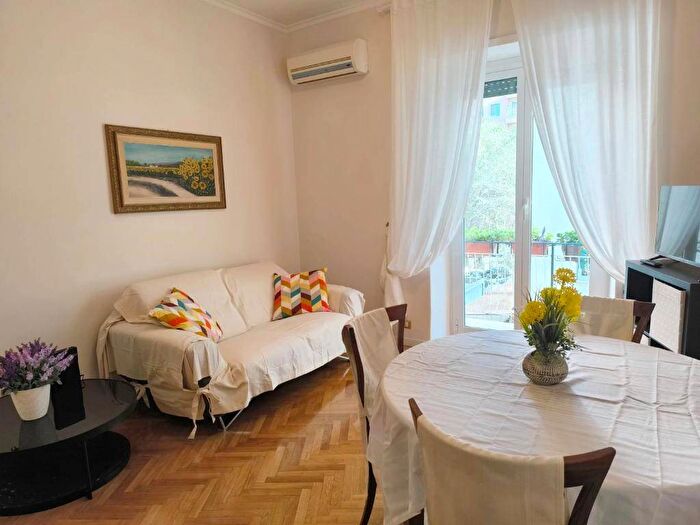 Appartamento trilocale in affitto in Viale delle Provincie, Bologna, Roma