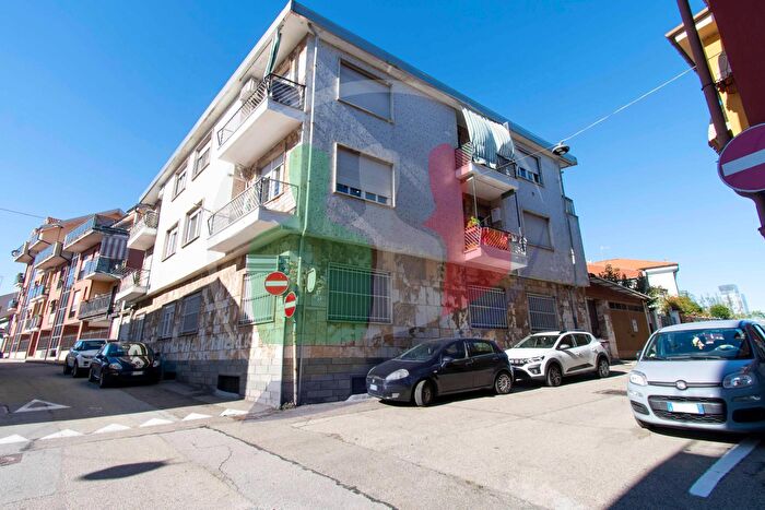 Appartamento trilocale in vendita in Via dei Mille, Moncalieri